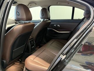 BMW 320 xDrive Luxury Line 2.0 R4 140kW