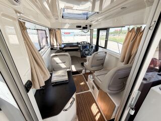 Quicksilver Pilothouse 755 300kW