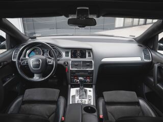 Audi Q7 S-line + 3.0 V6 176kW