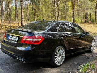Mercedes-Benz E 500 AMG 5.5 V8 285kW