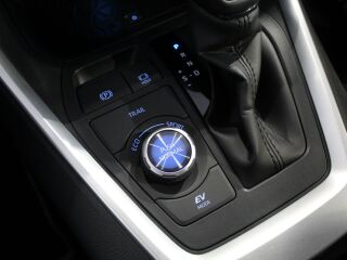 Toyota RAV4 Premium AWD 2.5 131кВ