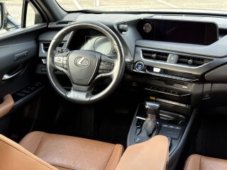 Lexus UX 250h 2.0 112кВ