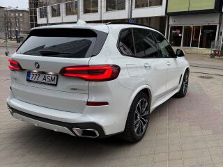 BMW X5 xDrive 30d M Sport 3.0 210кВ