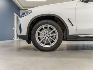 BMW X4 xDrive20i 2.0 135kW