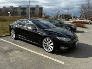Tesla Model S 90D