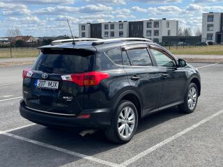 Toyota RAV4 2.0 111kW