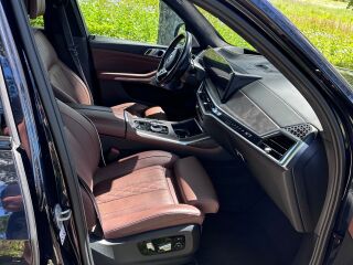 BMW X7 xDrive40d MHEV M-Sportpakett Pro LCi 3.0 I6 259кВ