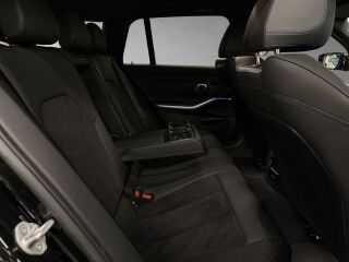 BMW 320 Touring G21 M Sport Black-Sapphire Metallic 2.0 140kW