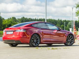Tesla Model S Dual Motor 386kW 158кВ