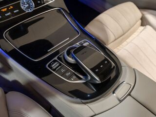 Mercedes-Benz E 220 LIMOUSINE 2.0 143kW