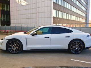 Porsche Taycan 300кВ