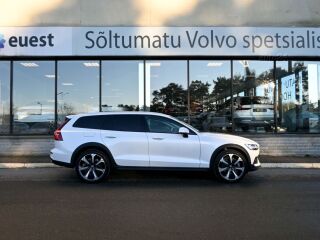 Volvo V60 Cross Country AWD LUXURY+ B&W ULTIMATE BRIGHT  2.0 B5 Kers mild Hybrid 184kW