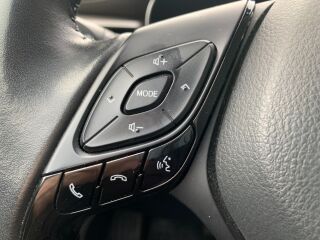 Toyota C-HR Crossover Luxury Navi e-CVT 1.8 VVT-i Hybrid Electric Vehicle 37kW+ 72kW