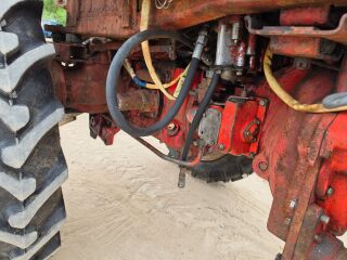 TRAKTOR T-25A