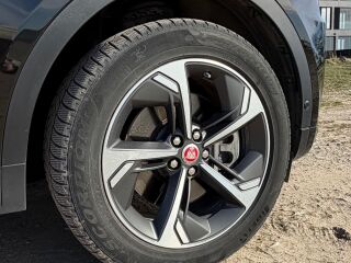 Jaguar E-Pace P200 R-Dynamic 2.0 147кВ