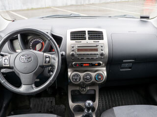 Toyota Urban Cruiser 1.3 74кВ