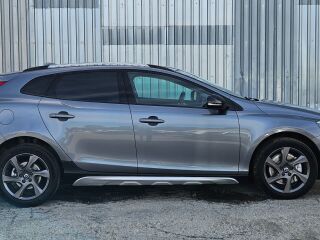 Volvo V40 Cross Country Summum FuIl Options Osmium Grey 2.0 D3 110kW