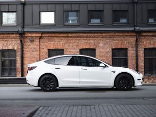 Tesla Model 3 Long Range Dual Motor 366kW