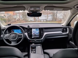 Volvo XC60 B4 MHEV AWD Momentum Adv Edt 2022 2.0 145kW