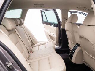Skoda Superb Combi Elegance 1.8 118кВ