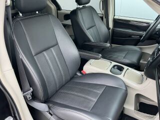 Lancia Voyager Platinum Stow&Go 2.8 CRD 131kW