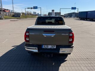 Toyota Hilux 2.8 150кВ