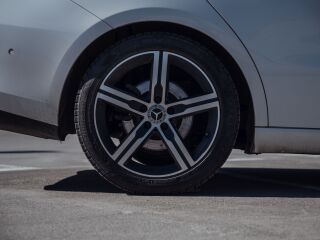Mercedes-Benz CLA 180 Shooting Brake 1.3 100кВ