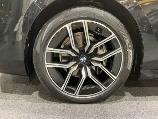 BMW 740 xDrive M-Sportpakett 3.0 210kW