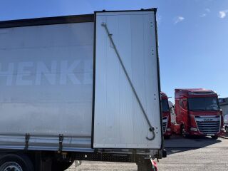 Schmitz Semitrailer Curtainsider Standard