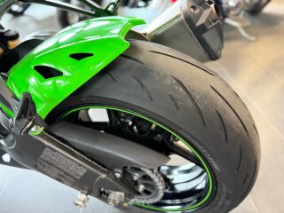 Kawasaki Ninja ZX - 10R Ninja R4 138kW