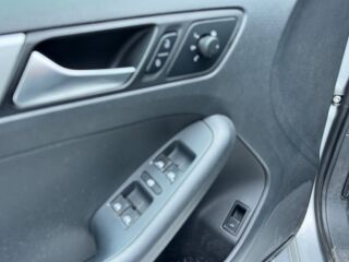 Volkswagen Jetta 1.6 77kW