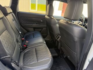 Mitsubishi Outlander Facelift Luxury 4WD PHEV 2.4 165кВ