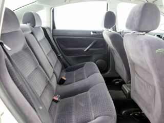 Volkswagen Passat Comfortline ATM 2.5 TDI 110kW