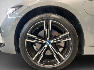 BMW 330 e xDrive M-Sportpakett 2.0 R4 215kW