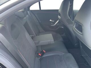 Mercedes-Benz CLA 220 4matic AMG pakett 2.0 140kW