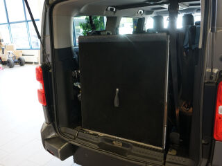 Peugeot Traveller Shuttle BlueHDi 180 XL 1+7 Matalalattia  2.0 R4 HDI 130кВ