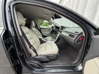 Volvo V70 Facelift Momentum 2.0 R5 D3 120kW