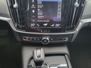 Volvo V90 MOMENTUM Business 2.0 140kW