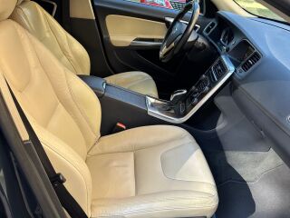 Volvo V60 Summum Plug-In Hybrid 2.4 D6 158kW