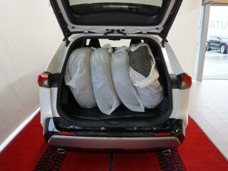 Toyota RAV4 Style + Technology Style pakett 2.5 131kW