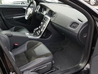 Volvo V60 D4 R-DESIGN EDITION 2.0 140kW