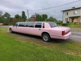 Lincoln Town Car 4.6 v8 141kW