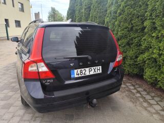 Volvo V70 MOMENTUM 2.4 R5 D5 136кВ