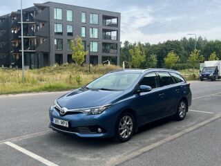 Toyota Auris Touring Sports Active Plus 1.6 R4 1ZR 97кВ