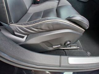 Volvo V60 T6 AWD R-DESIGN RECHARGE 2.0 251kW