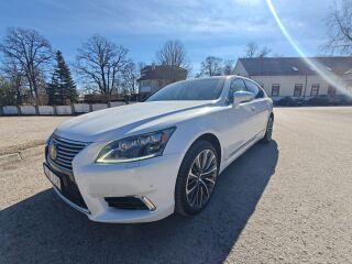 Lexus LS 600h Long Ottoman pakett 5.0 V8 290kW