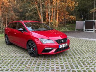 SEAT Leon ST Cupra 300 4Drive 2.0 221kW