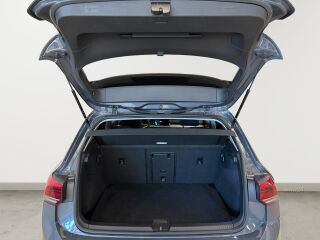 Volkswagen Golf Life 1.0 81kW