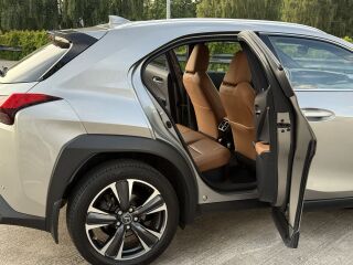 Lexus UX 250h 2.0 112кВ