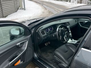 Volvo V60 R Design 2.4 158kW